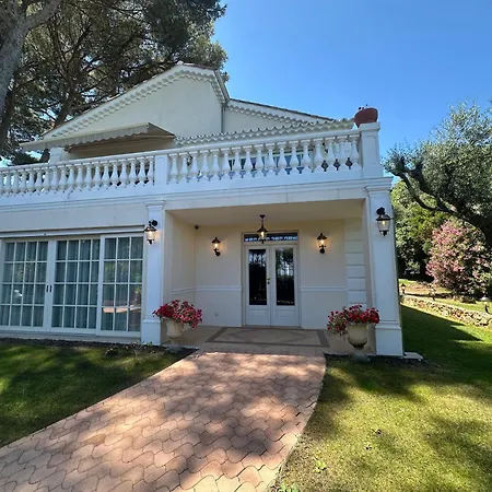 Bienvenuty In Cap D'antibes With Sea View Вілла Антіб